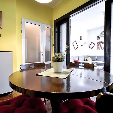 Classic In The Heart Of The Center Apartment Sofia