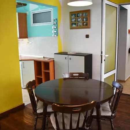 Classic In The Heart Of The Center Apartment